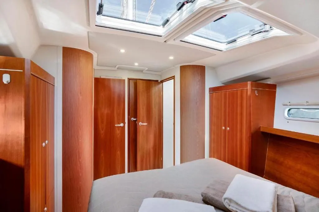 Bådhotel Capri Positano Amalfi Coast Sail Hotel Italien
